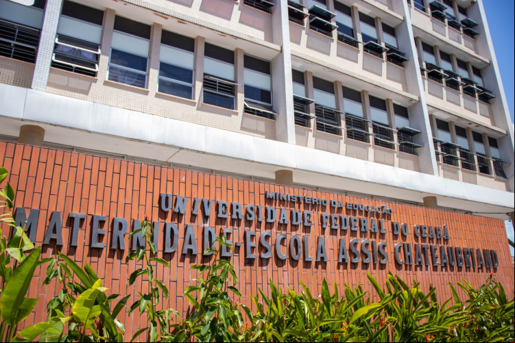 Reitor da UFC Custódio Almeida, junto com o presidente da Empresa Brasileira de Serviço Hospitalares, anuncia recursos para o Complexo Hospitalar da UFC Reitor da UFC Custódio Almeida, junto com o presidente da Empresa Brasileira de Serviço Hospitalares, anuncia recursos para o Complexo Hospitalar da UFC