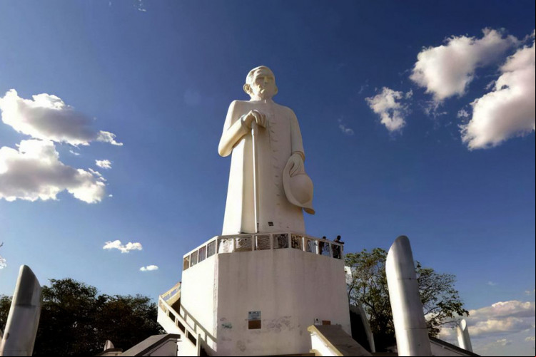 ￼ESTÁTUA de padre Cícero, em Juazeiro do Norte