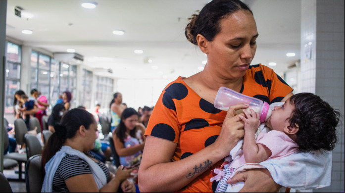 FORTALEZA, CEARÁ, 20-10-2023: Mutirão de atendimentos do Programa APLV, que atende crianças para diagnóstico de alergia à proteína do leite de vaca, para assim receberem leites apropriados para o consumo. (Foto: Fernanda Barros/ O Povo) FORTALEZA, CEARÁ, 20-10-2023: Mutirão de atendimentos do Programa APLV, que atende crianças para diagnóstico de alergia à proteína do leite de vaca, para assim receberem leites apropriados para o consumo. (Foto: Fernanda Barros/ O Povo)
