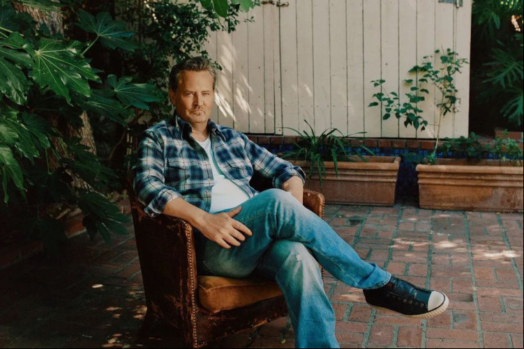 Matthew Perry morreu aos 54 anos após afogamento, diz TMZ