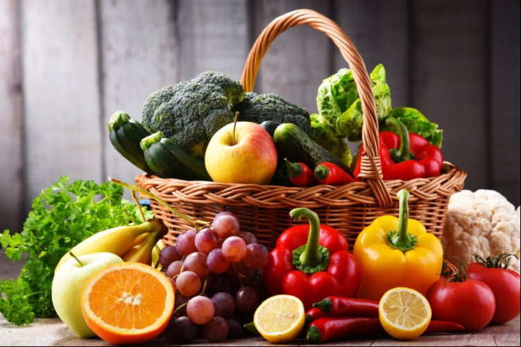 Algumas técnicas culinárias simples que podem prolongar o prazo de consumo dos alimentos (Imagem: monticello | Shutterstock)