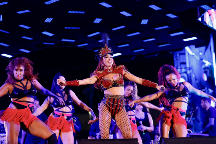 ANITTA se apresentou ontem em Fortaleza