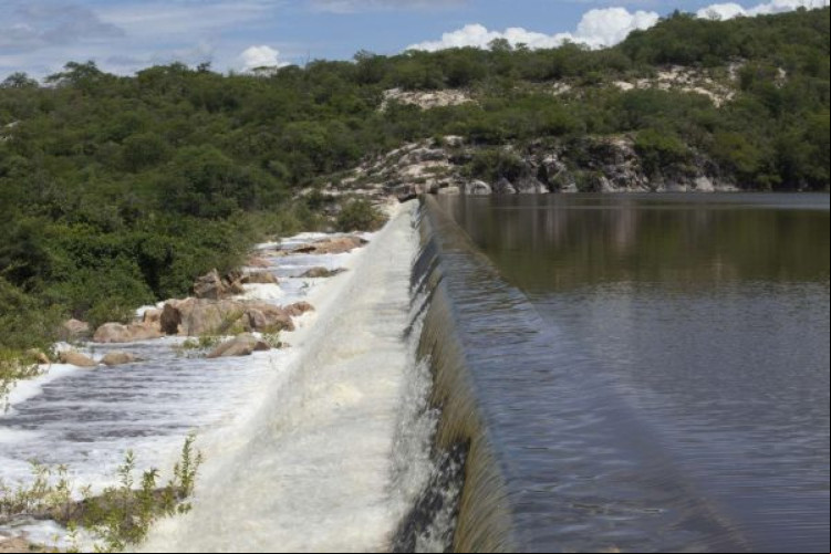 Açude Caldeirões, em Saboeiro, é um dos 15 açudes que atingiram a capacidade hídrica máxima