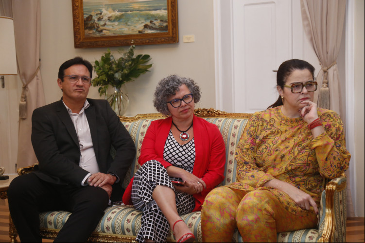 Custódio Almeida, reitor da UFC, Diana Azevedo, vice-reitora, e Luciana Dummar, presidente institucional e publisher do O POVO