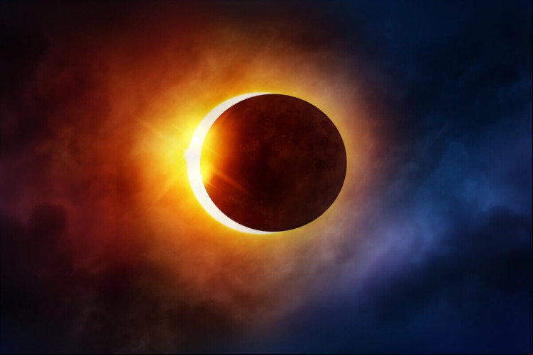 Simpatias podem ser feitas durante o eclipse solar para canalizar as energias do fenômeno (Imagem: Vibe Images | Shutterstock)