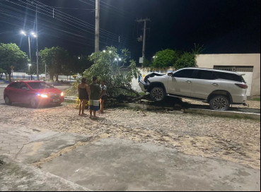 ￼ Prefeito Bosco Tabosa estava sozinho na picape na hora do acidente 