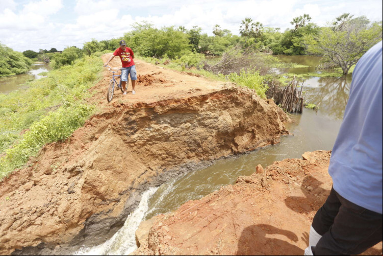 VIAS da zona rural de Morada Nova não aram o volume de chuvas do fim de semana