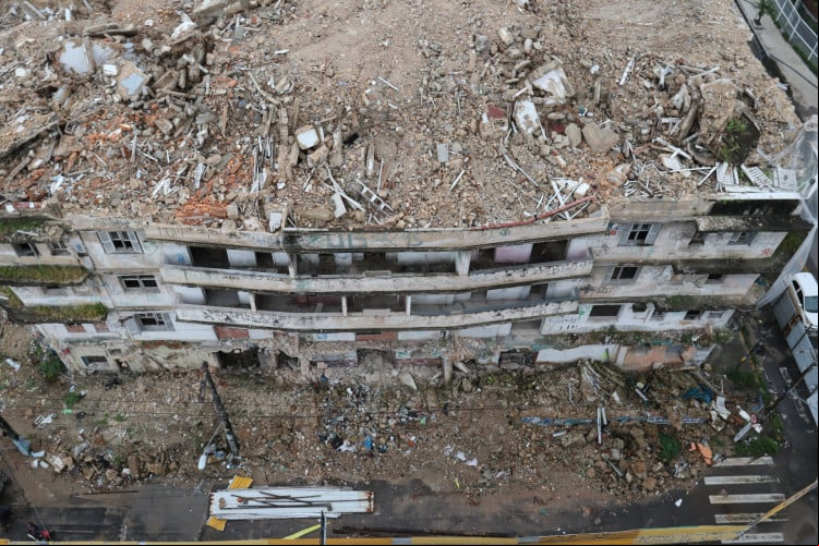 FORTALEZA, CEARÁ, BRASIL,14.05.2024: Desvio de trânsito lá do Edifício São Pedro.