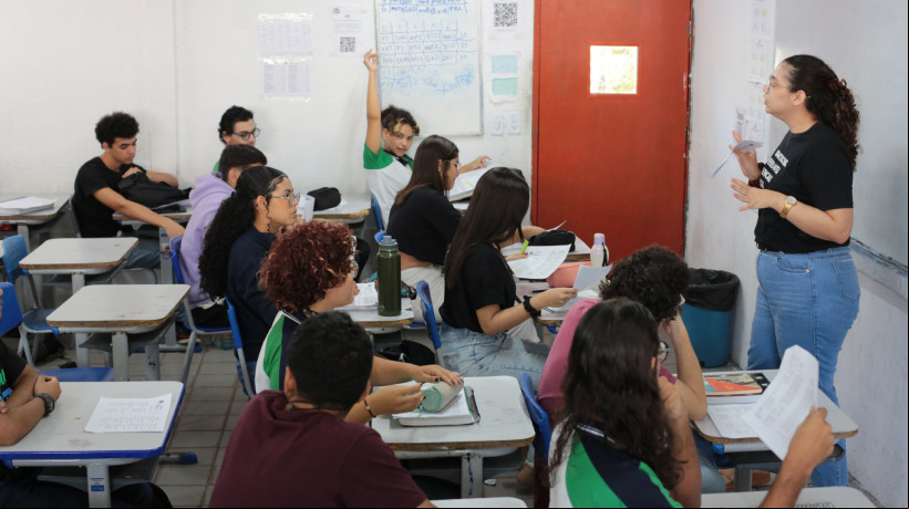 Aula nas férias preparatório para o Enem no Colégio Adauto Bezerra