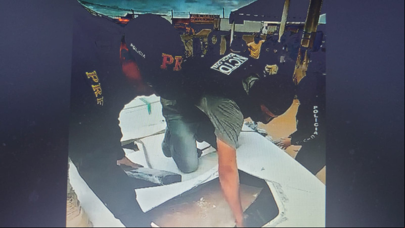 Droga estava dentro da embarcação Droga estava dentro da embarcação