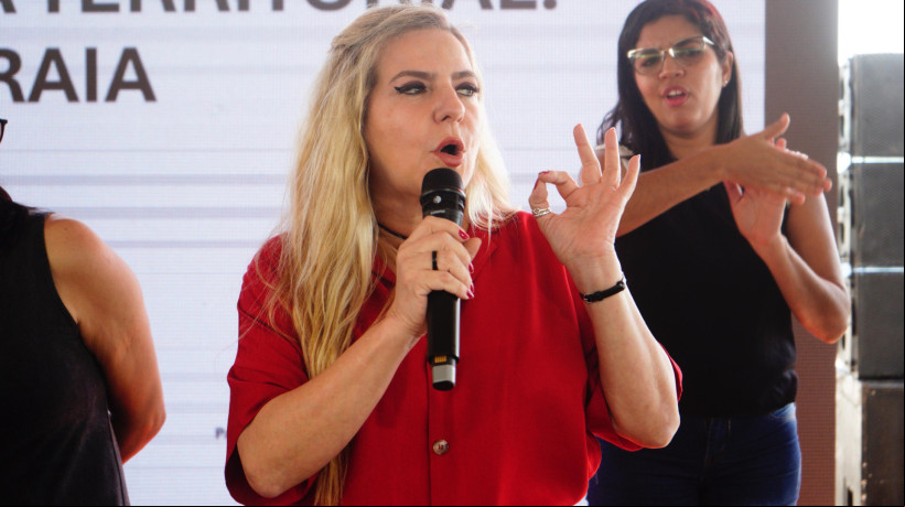 Ao lado de Luizianne, Catanho e representantes de partidos aliados como PV e Solidariedade deram inicio a assembleias para escutar população