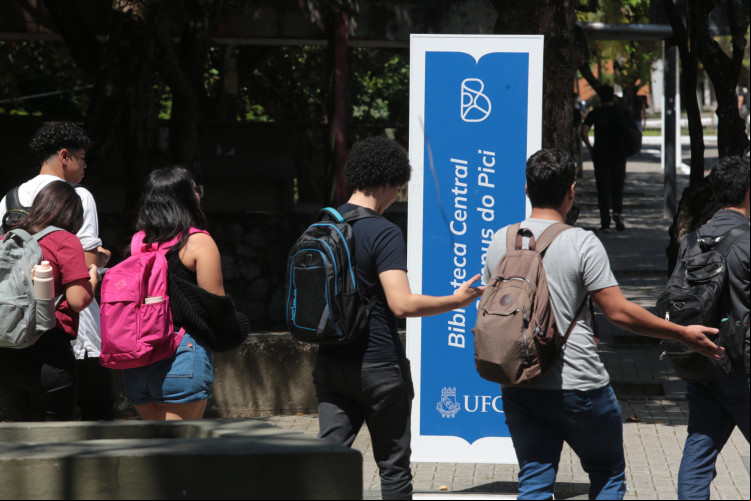 AULAS da UFC recomeçaram após greve dos professores