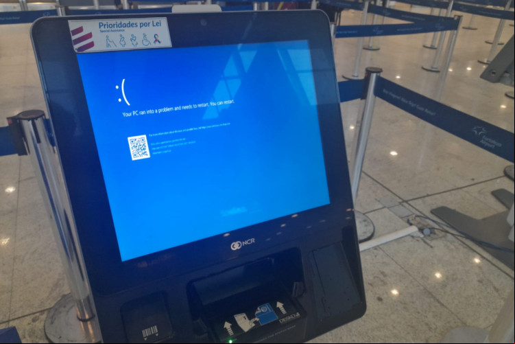 Telas de check-in da Latam estão fora do ar