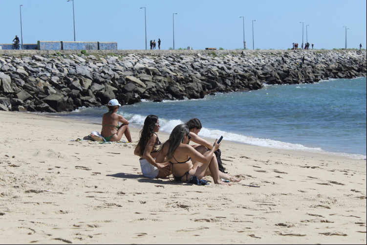 Praia de Iracema, em Fortaleza. Confira a previsão do tempo no Ceará