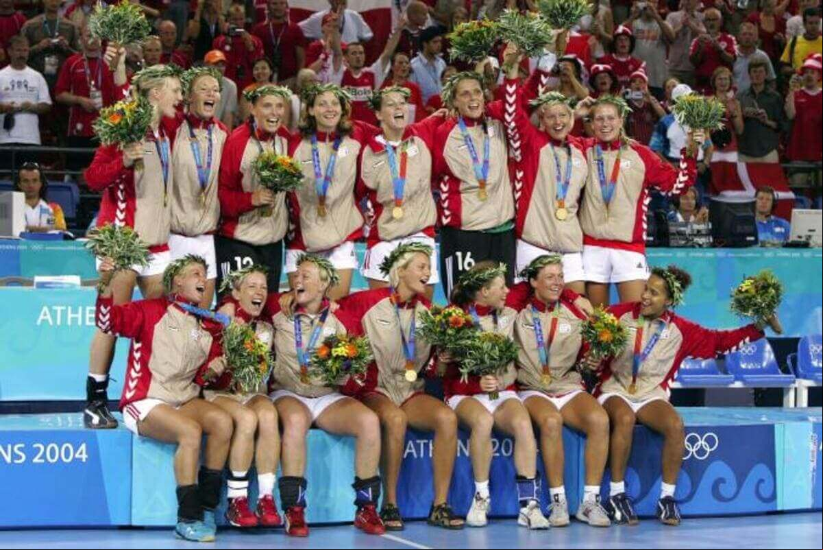 Handebol feminino - Apesar do jejum de 20 anos sem conquista, a Dinamarca segue como a seleção mais vezes campeã, com três ouros (1996, 2000 e 2004).