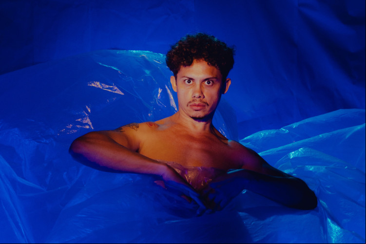 Silvero Pereira retorna ao teatro com espetáculo