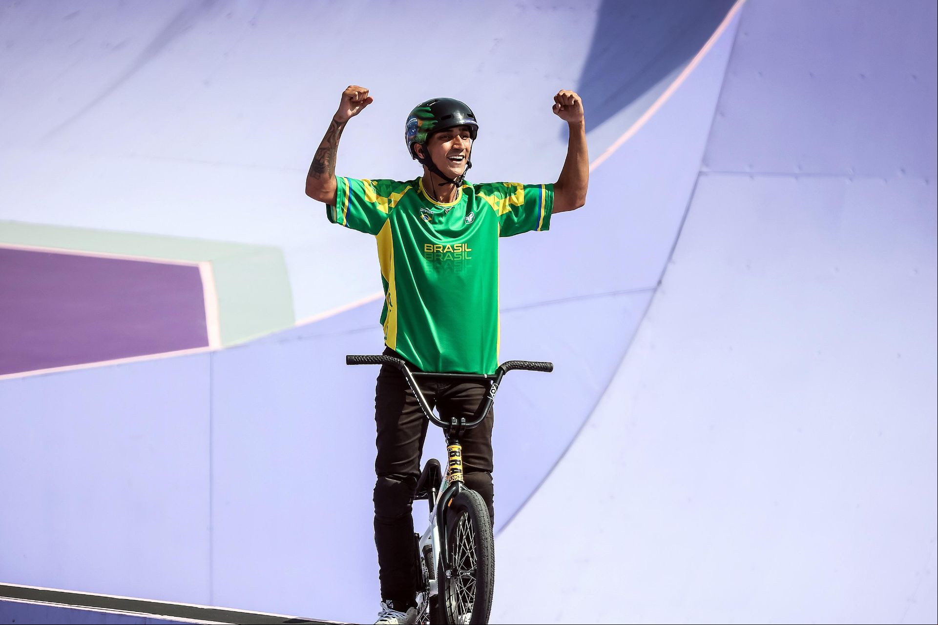 Gustavo ‘Bala Loka’ fez todo o Brasil parar para assisti-lo na final do BMX freestyle Gustavo ‘Bala Loka’ fez todo o Brasil parar para assisti-lo na final do BMX freestyle