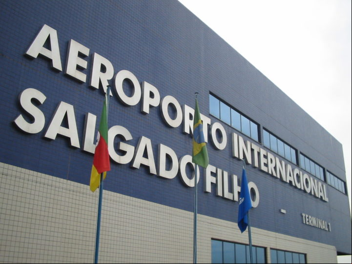 Mais um caso, ocorrido em 5/2/23, um piloto que realizava um voo entre Belo Horizonte (MG) e Porto Alegre relatou que avistou entre cinco e seis objetos ao se aproximar do aeroporto Salgado Filho, na capital gaúcha.