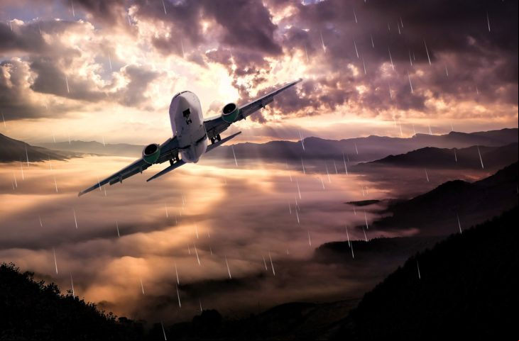 Outro relato descreve um piloto que pilotava sua aeronave na rota Sinop (MT)-Campinas (SP), a 39 mil pés de altitude, quando observou um OVNI no horizonte, cerca de 20º acima.