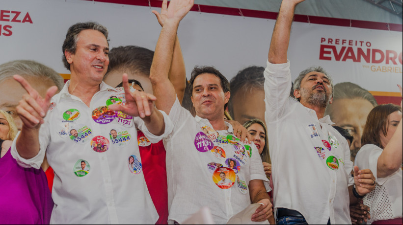 CAMILO Santana, Evandro Leitão e Elmano de Freitas na inauguração do Comitê Central, ontem à noite