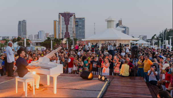 FORTALEZA-CE, BRASIL, 25-08-2024: Inauguração da nova Ponte dos Ingleses, na Praia de Iracema. (Foto: Fernanda Barros/O Povo)