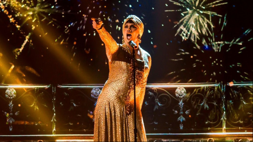 Silvero Pereira dubla Whitney Houston e vence Batalha do Lip Sync