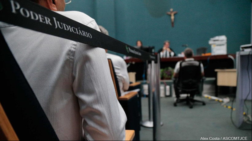 Réu Francisco Marcos Lima Barros, em imagem divulgada pelo TJCE, pouco antes de ar mal e julgamento ser interrompido