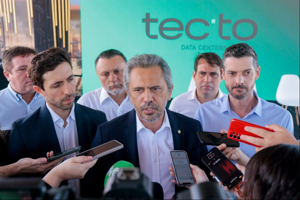 Governador Elmano de Freitas comenta sobre tecnologia no Ceará, em evento da V.Tal e da Tecno. (Foto: Samuel Setubal/ O Povo) Governador Elmano de Freitas comenta sobre tecnologia no Ceará, em evento da V.Tal e da Tecno. (Foto: Samuel Setubal/ O Povo)