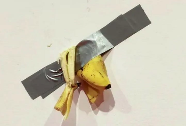 Adoro o trabalho de Maurizio Cattelan e realmente amei essa instalação. Estava uma delícia!', escreveu na época, em tom provocativo.
