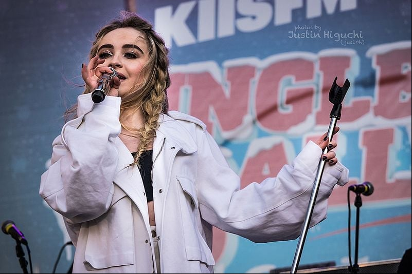 Sabrina Carpenter foi a segunda artista com mais indicações para 2025. A cantora de 25 anos concorre em oito categorias do Grammy Awards.