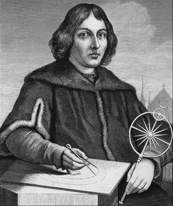Em 1500 Nicolau Copérnico (1473-1543) já havia descoberto que os planetas orbitam o Sol. Só a Lua orbita a Terra. Mas, com medo, só publicou um relato completo de suas ideias em 1543, ano da sua morte.