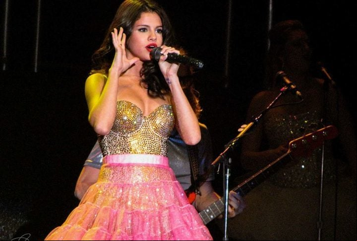 Além da atuação, Selena conta com uma carreira musical de sucesso. Iniciou sua trajetória musical em 2009, com a banda Selena Gomez e The Scene, que lançou diversos hits como Love You Like a Love Song e Naturally.