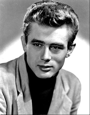 James Dean (1931-1955) - O ator foi protagonista do clássico “Juventude Transviada”. Tornou-se um ícone cultural, representando o ceticismo e desilusão dos jovens do pós-guerra. Morreu cedo, aos 24 anos, em um acidente de carro.