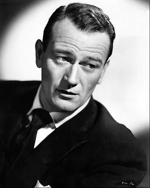 John Wayne (1907-1979) - Conhecido como 'Duke', o ator teve um recorde no número de papéis principais: ele deu vida a 142 protagonistas como em Rastro de ódio, Quando um homem é homem, Sorte de verdade'' e outros.