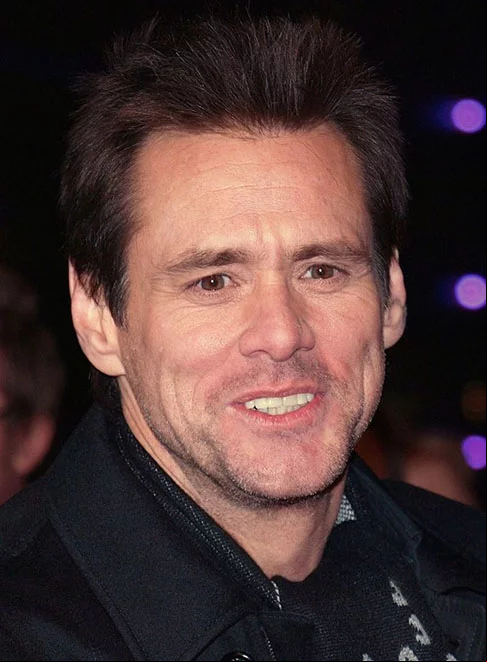 Em 2022, Carrey deu entrevista comunicando que estava se retirando dos sets de filmagem. “Eu só voltaria se os anjos trouxessem algum tipo de roteiro escrito em tinta dourada, me dizendo que seria muito importante que as pessoas vissem. Assim eu voltaria, mas a verdade é que estou levando esse descanso a sério”, disse à época.