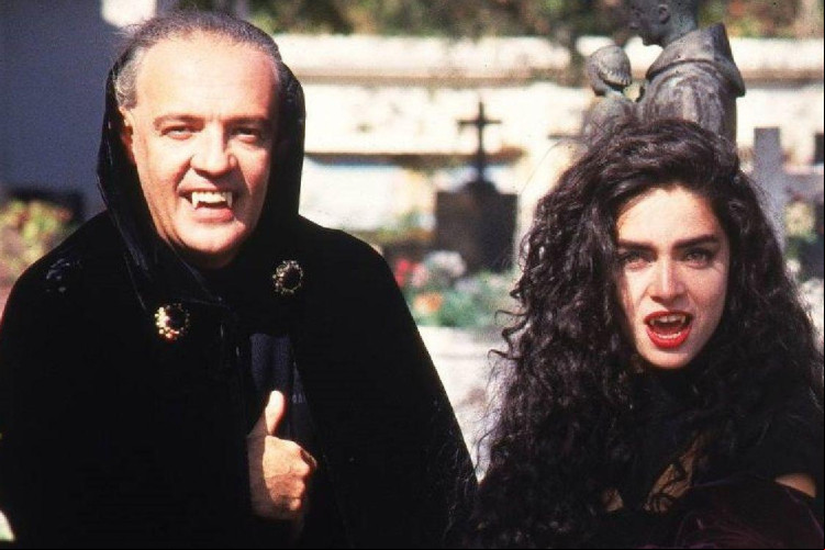 Vlad e Natasha em "Vamp" Vlad e Natasha em "Vamp"