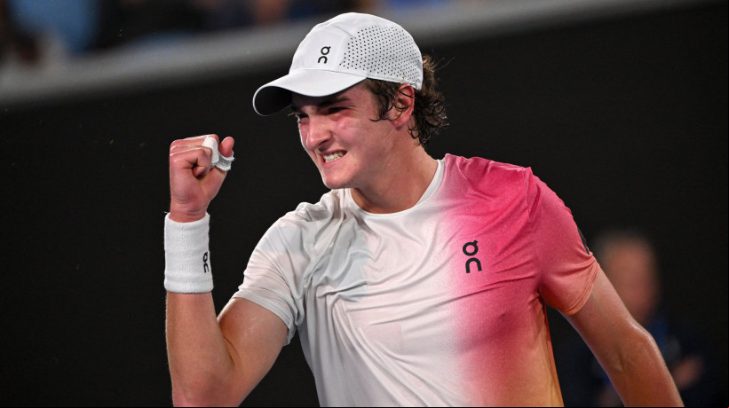 Aos 18 anos, João Fonseca conquistou o título diante do argentino Francisco Cerundolo na final disputada em Buenos Aires, neste domingo, 17 de fevereiro
