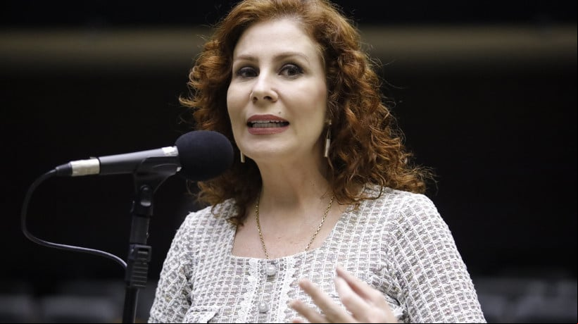 Carla Zambelli tem localização exata revelada por youtuber