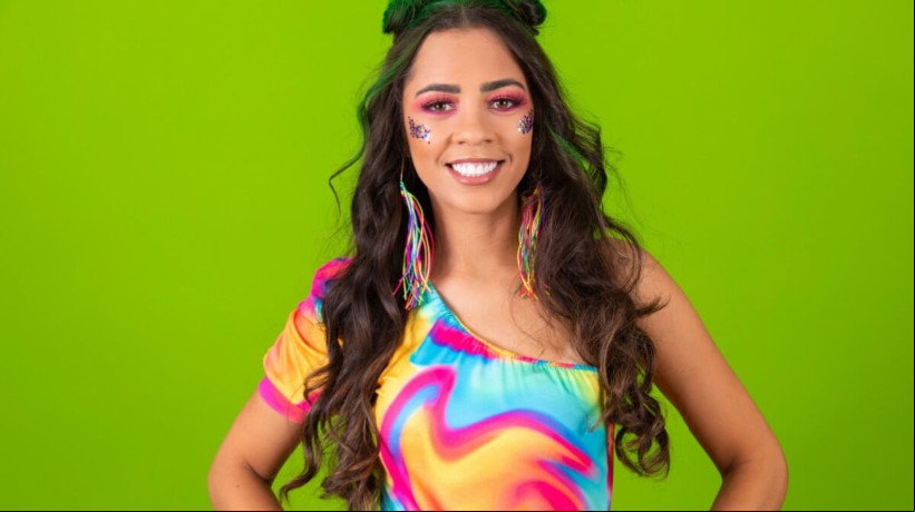 Alguns cuidados no Carnaval ajudam a deixar os cabelos saudáveis (Imagem: Bernardo Emanu | Shutterstock)