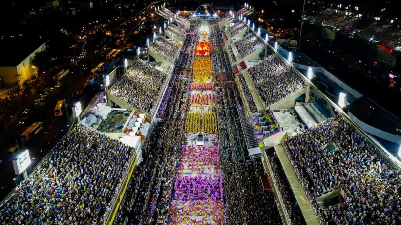 Carnaval 2025 no RJ: desfiles no sambódromo são opção muito procurada