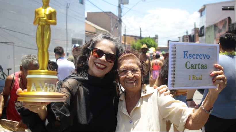 Anualmente, a mãe, Stela Carneiro e a filha, Ana Mary, se fantasiam e celebram o Carnaval juntas