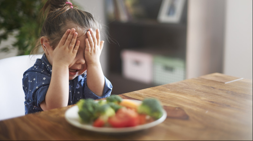 Seletividade alimentar é condição comum entre crianças com Transtorno do Espectro Autista (TEA)