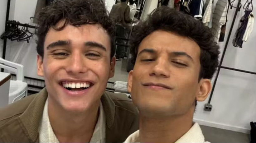 Protagonizado pelos personagens Guto e Vinícius, romance gay em