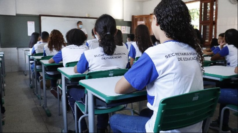 Três escolas no Crato seguem sem aulas devido a falta de professores