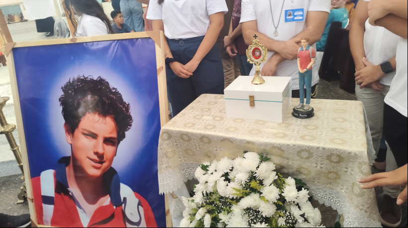 Relíquia de Carlo Acutis é exposta na Catedral de Fortaleza