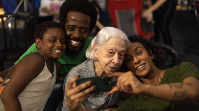 'Vitória', drama estrelado por Fernanda Montenegro, emociona apesar da simplicidade
