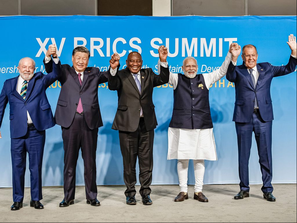 A 17ª cúpula do Brics está marcada para o Rio de Janeiro, entre os dias 6 e 7 de julho. No ano ado, o evento aconteceu em Kazan, na Rússia, e em 2023, em Joanesburgo, na África do Sul Entenda a seguir o que é e como funciona o Brics.
