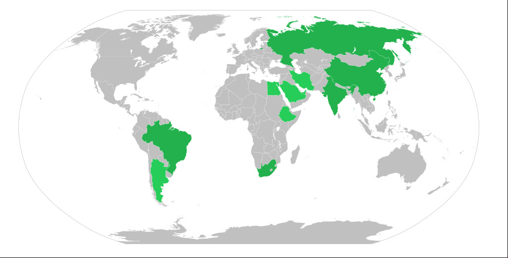 Em 2023, no dia final da 15ª Cúpula, em Joanesburgo, o Brics anunciou um processo de expansão do bloco. Arábia Saudita, Emirados Árabes Unidos, Argentina, Egito, Irã e Etiópia foram convidados a se tornarem membros plenos a partir de 1º de janeiro de 2024.