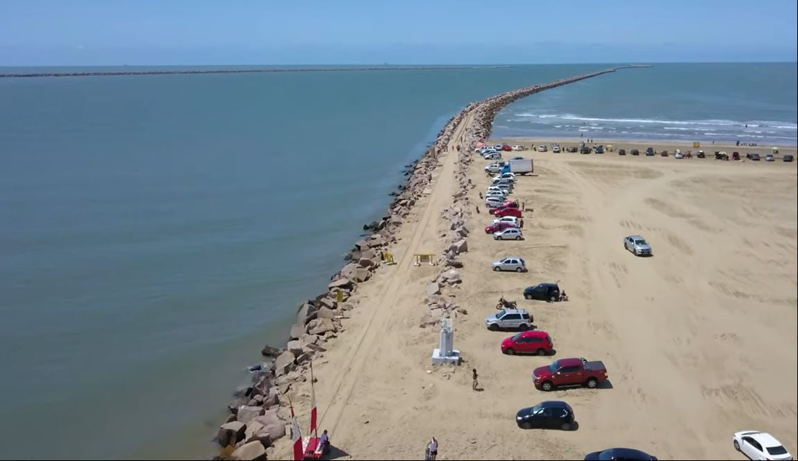 Outra praia com registros de águas-vidas no sul brasileiro é a Praia do Cassino, que aparece no topo das listas das maiores praias do mundo, pois tem incríveis 245 km de extensão.
