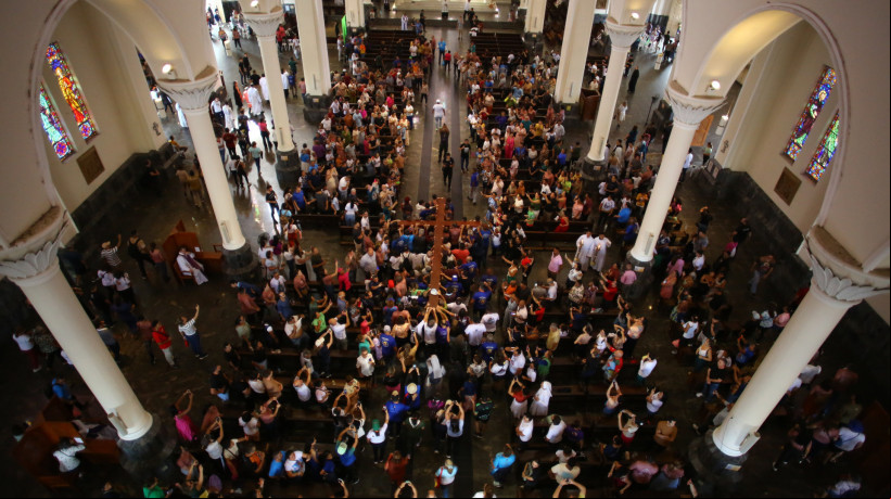 FORTALEZA-CE, BRASIL, 22.03.2025: Caminhada Penitencial. Sai da Igreja da Saúde até a Catedral. (foto: Fabio Lima/ OPOVO)